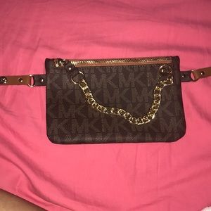 MICHAEL KORS FANNY PACK.